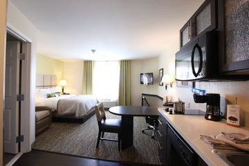 Candlewood Hwy 63 & I-70 By Ihg 3*
